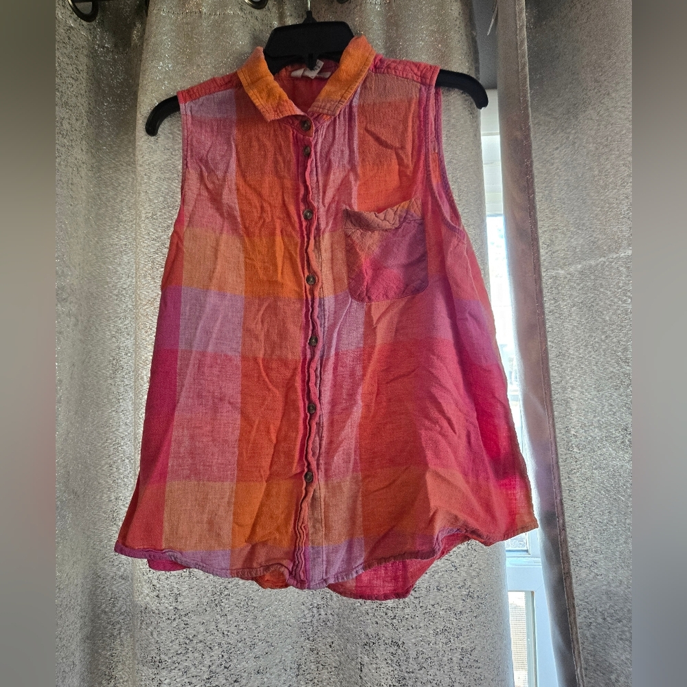 Plaid Sleeveless Button-Up Top Size Large